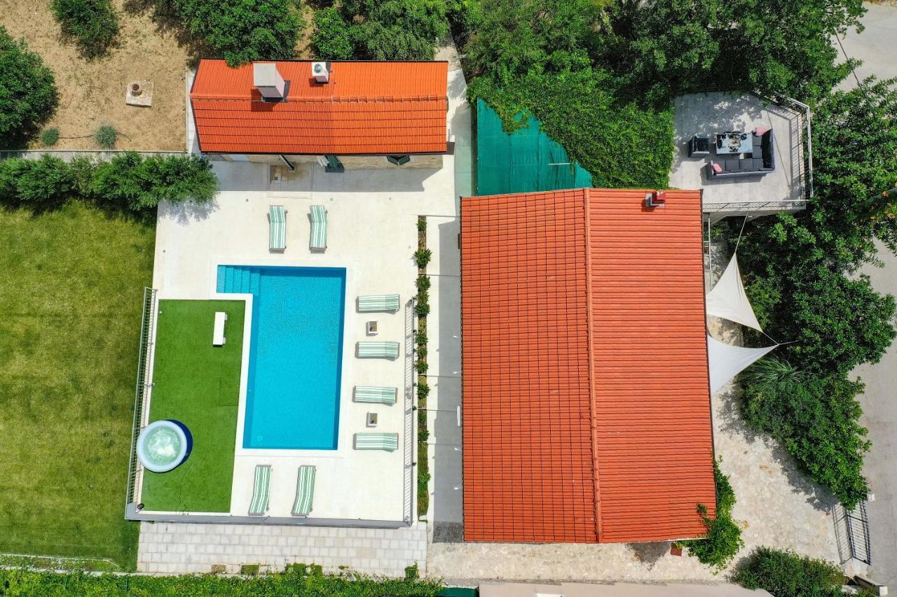Home Away From Home With Outdoor Pool, Botanical Garden And A Beautiful Sea View Kastela Ngoại thất bức ảnh