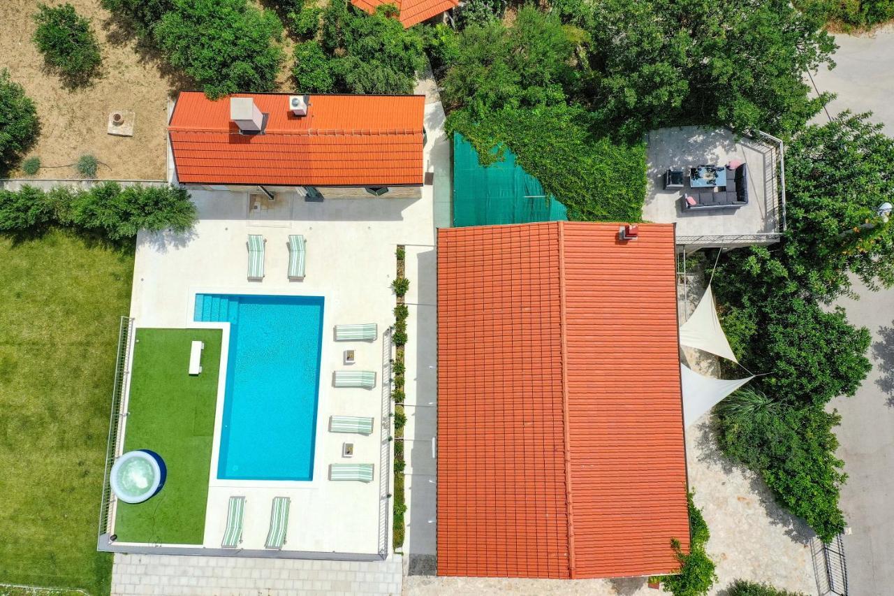 Home Away From Home With Outdoor Pool, Botanical Garden And A Beautiful Sea View Kastela Ngoại thất bức ảnh