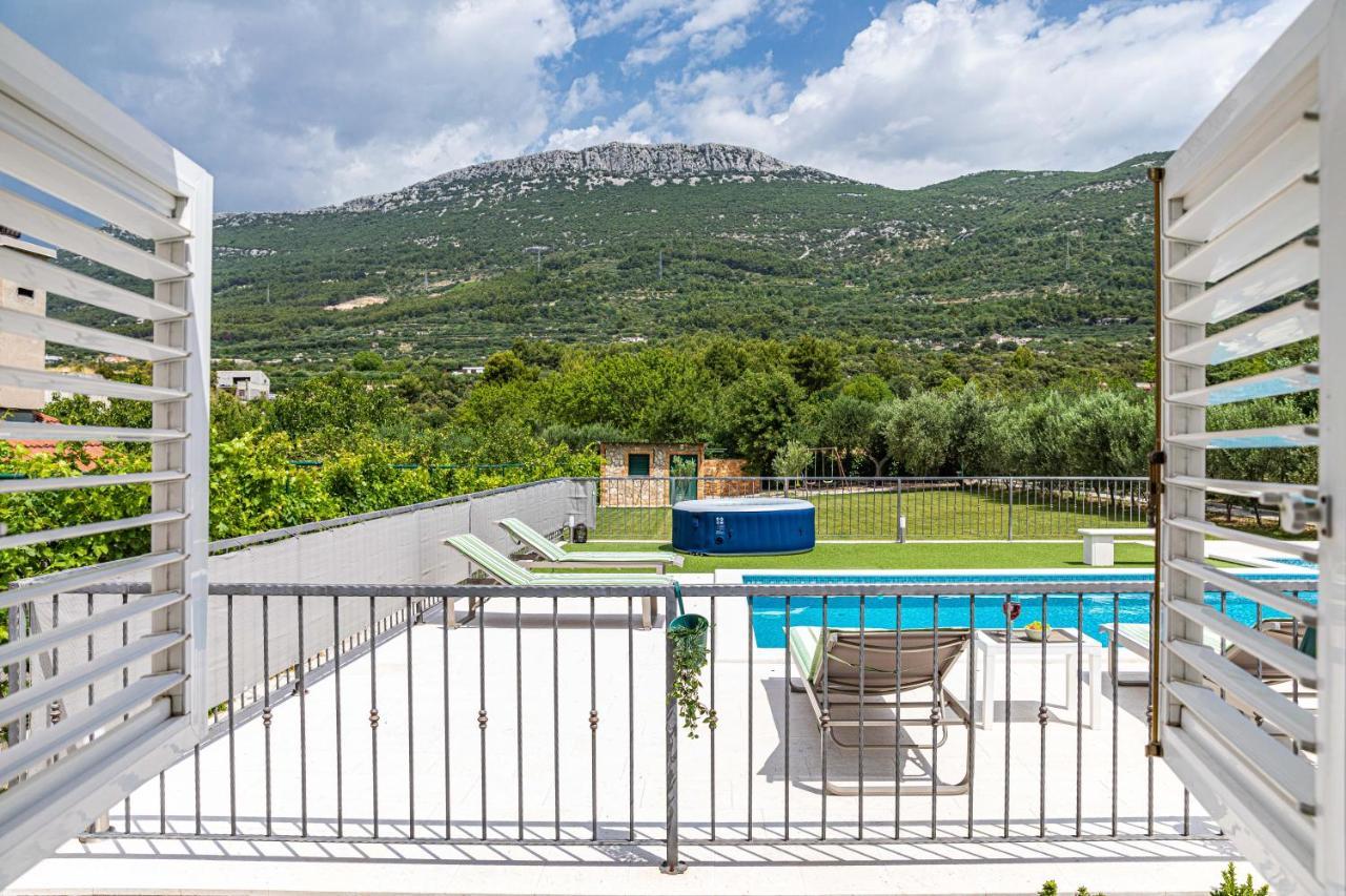 Home Away From Home With Outdoor Pool, Botanical Garden And A Beautiful Sea View Kastela Ngoại thất bức ảnh