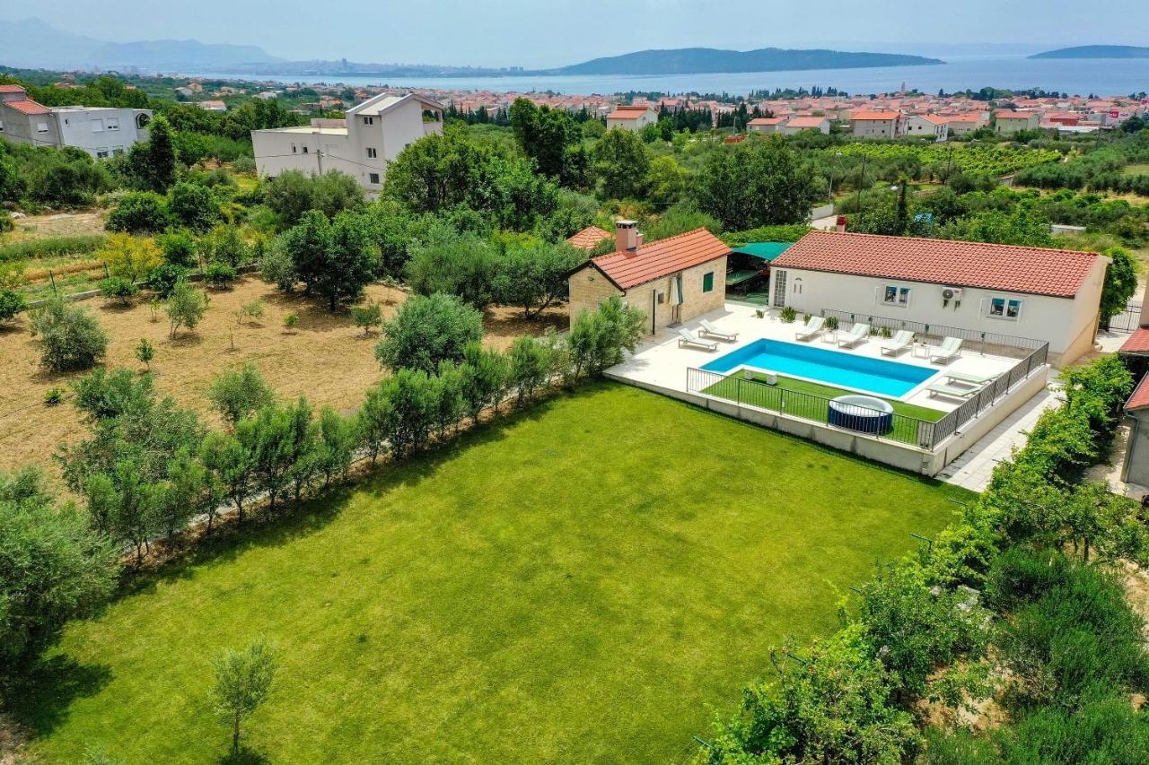 Home Away From Home With Outdoor Pool, Botanical Garden And A Beautiful Sea View Kastela Ngoại thất bức ảnh