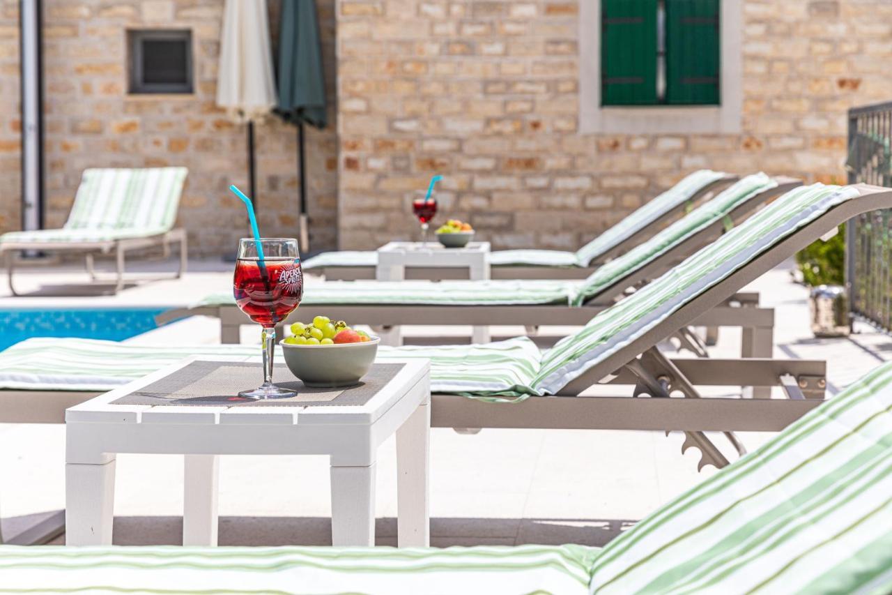 Home Away From Home With Outdoor Pool, Botanical Garden And A Beautiful Sea View Kastela Ngoại thất bức ảnh