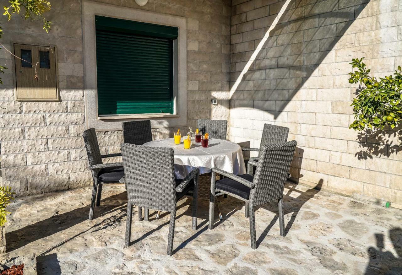 Home Away From Home With Outdoor Pool, Botanical Garden And A Beautiful Sea View Kastela Ngoại thất bức ảnh