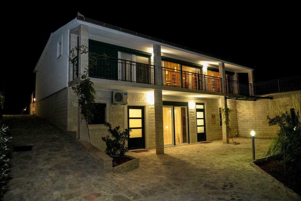 Home Away From Home With Outdoor Pool, Botanical Garden And A Beautiful Sea View Kastela Ngoại thất bức ảnh