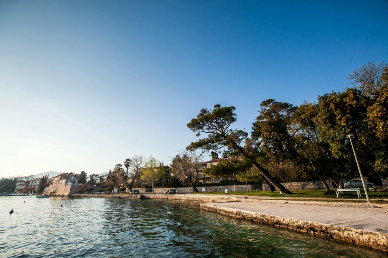 Home Away From Home With Outdoor Pool, Botanical Garden And A Beautiful Sea View Kastela Ngoại thất bức ảnh